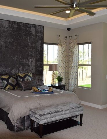 bedroom with ceiling fan